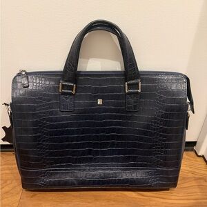 Elegant Navy Crocodile-Embossed Bag